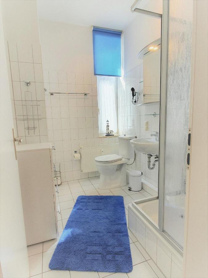 Asta Apartment *